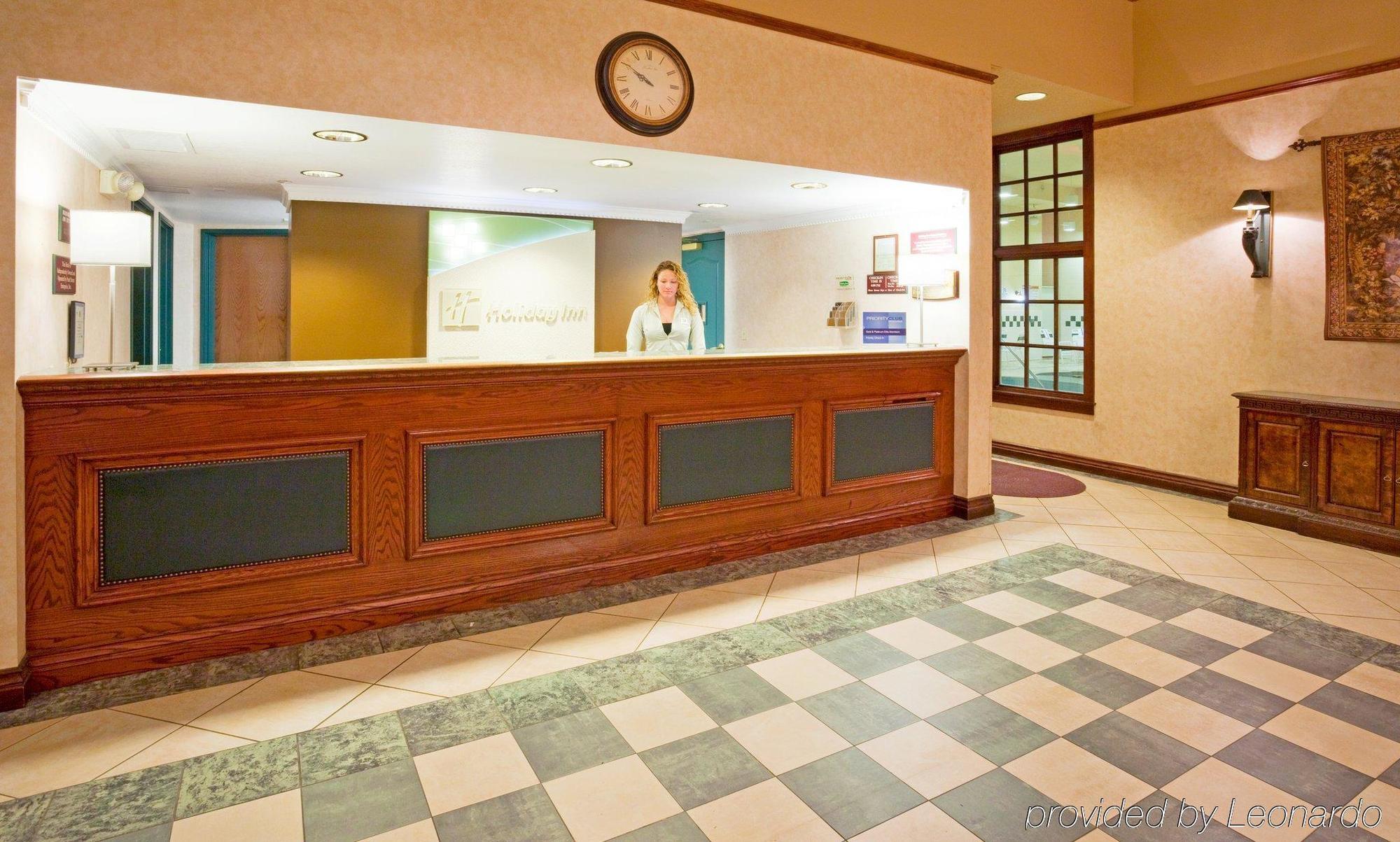 拉克罗斯市中心假日酒店及套房 外观 照片